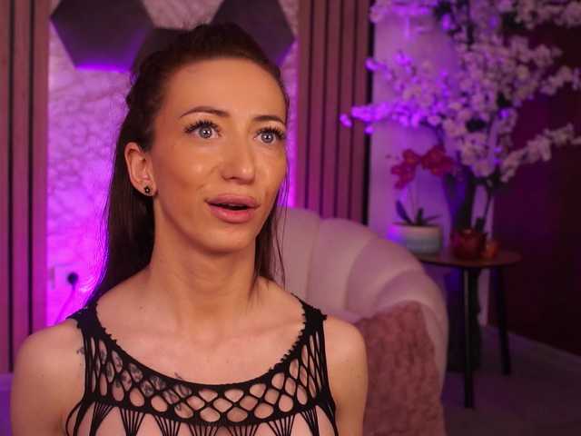 RubyFever live cam on BongaCams