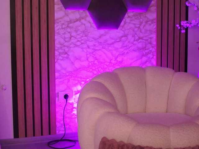 RubyFever live cam on BongaCams