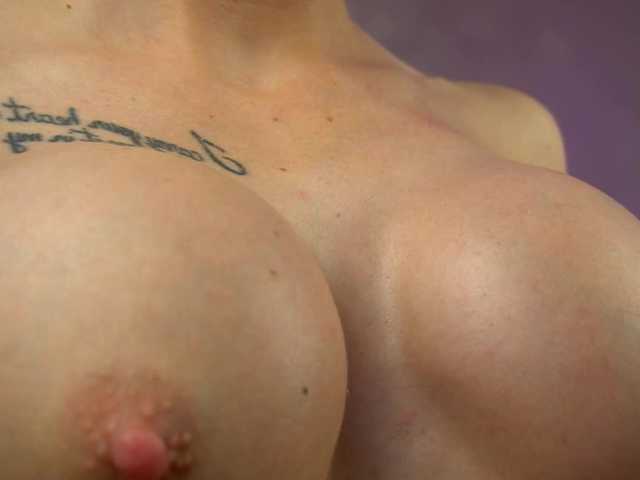 RubyFever live cam on BongaCams