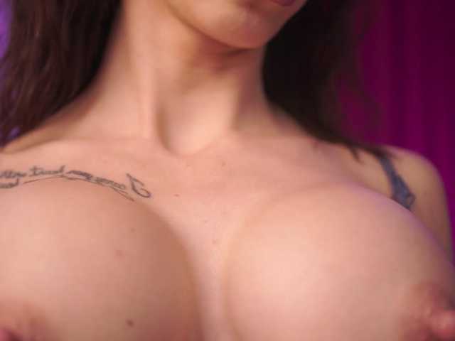 RubyFever live cam on BongaCams