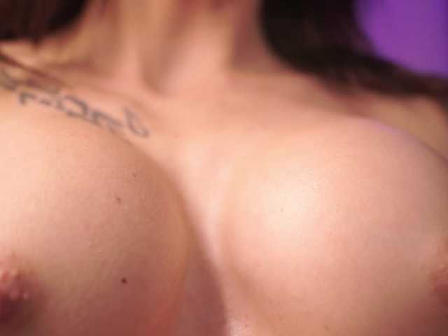 RubyFever live cam on BongaCams