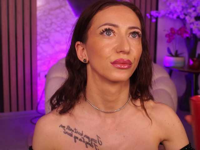 RubyFever live cam on BongaCams