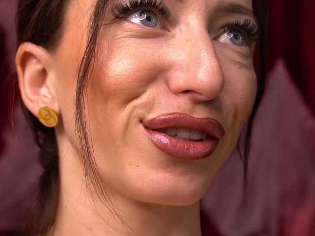 RubyFever live cam on BongaCams