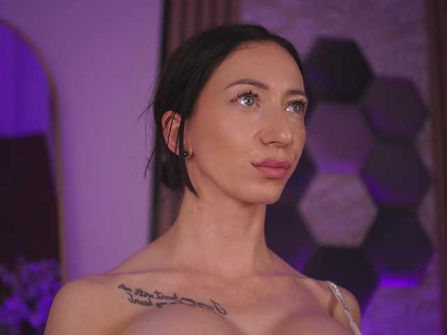 RubyFever live cam on BongaCams