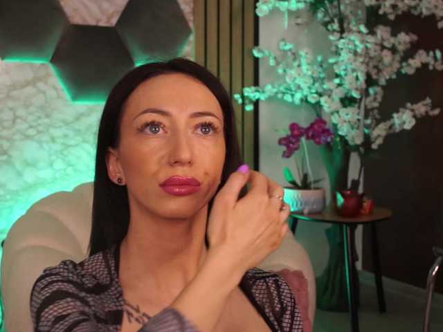 RubyFever live cam on BongaCams