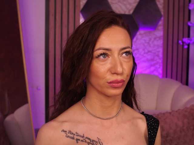 RubyFever live cam on BongaCams