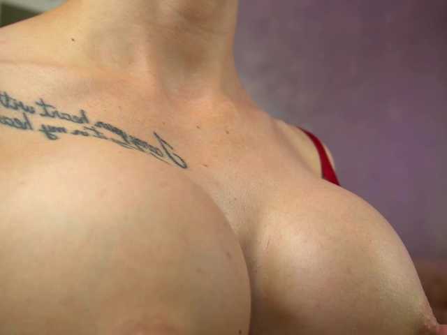 RubyFever live cam on BongaCams