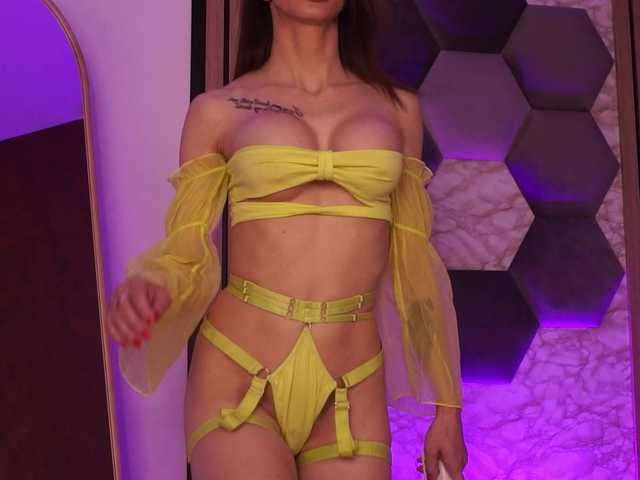 RubyFever live cam on BongaCams
