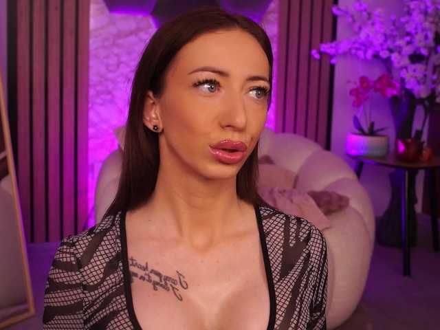 RubyFever live cam on BongaCams
