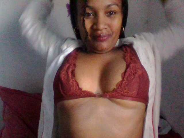 Christelley live cam on BongaCams