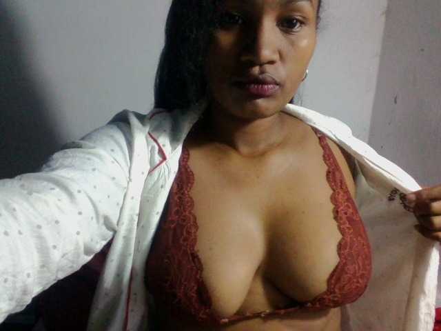 Christelley live cam on BongaCams