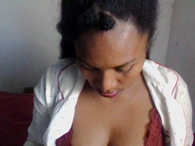 Christelley live cam on BongaCams