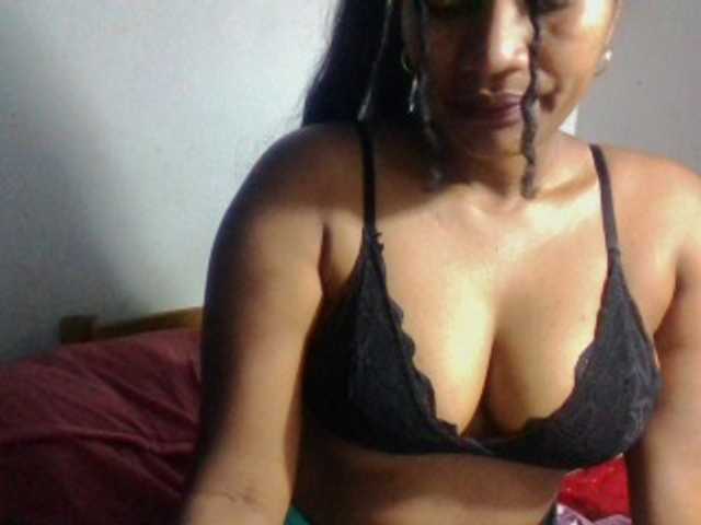 Christelley live cam on BongaCams