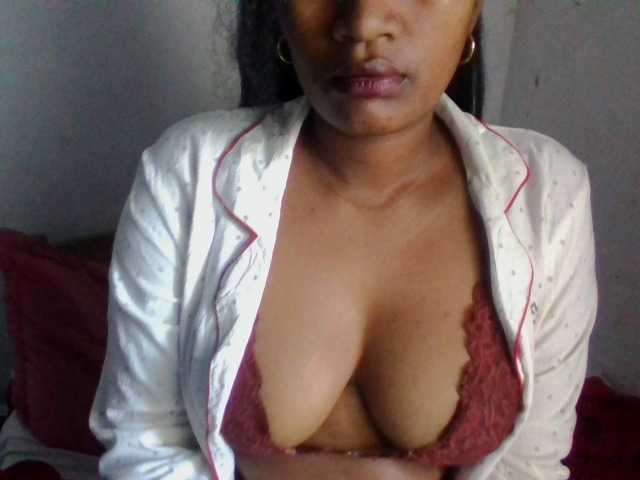 Christelley live cam on BongaCams