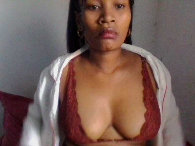 Christelley live cam on BongaCams