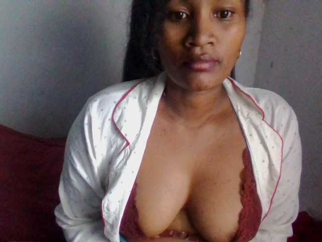 Christelley live cam on BongaCams