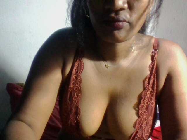 Christelley live cam on BongaCams