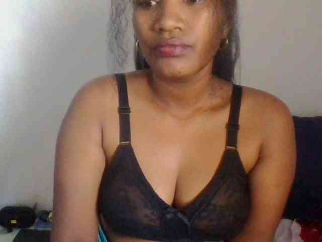 Christelley Live Webcam on BongaCams