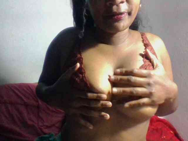 Christelley Live Webcam on BongaCams