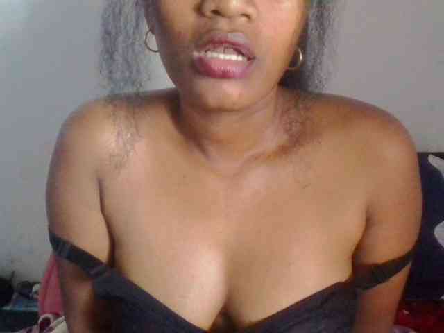 Christelley Live Webcam on BongaCams