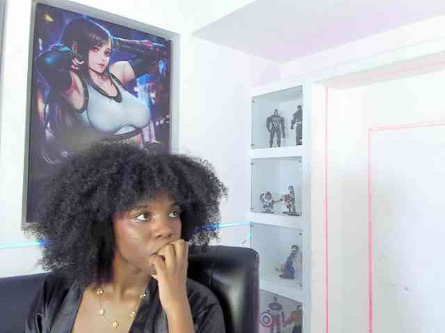 AmiraJones webcam