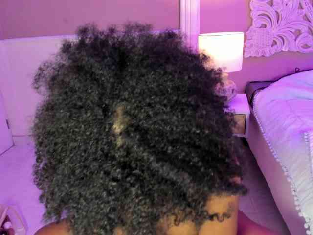 AmiraJones webcam