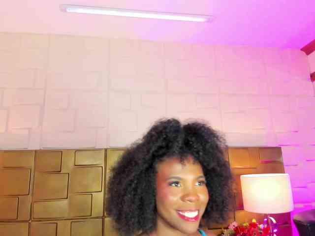 AmiraJones webcam