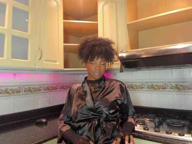 AmiraJones webcam