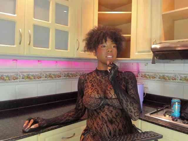 AmiraJones webcam