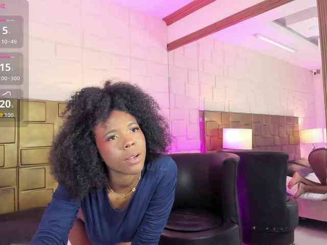 AmiraJones webcam