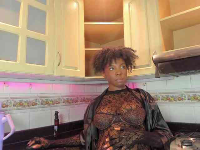 AmiraJones Live Webcam on BongaCams