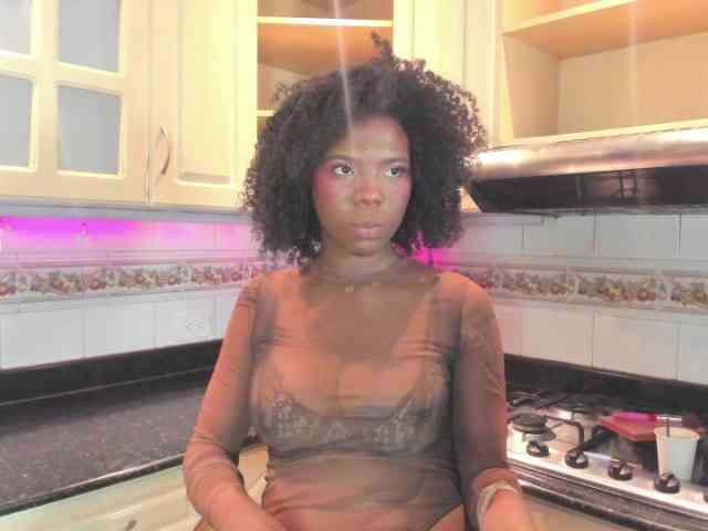 AmiraJones webcam