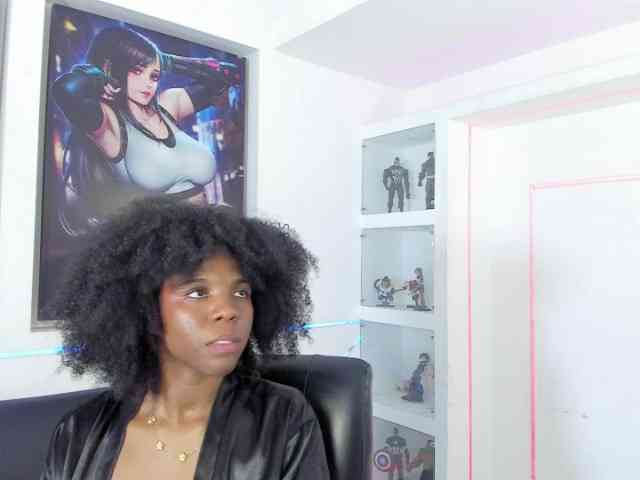 AmiraJones webcam