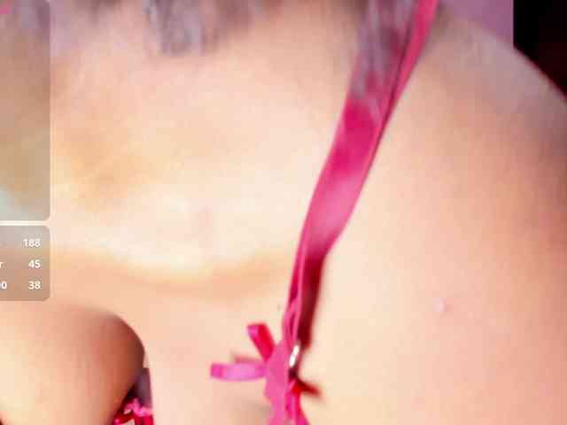 AmiraJones webcam