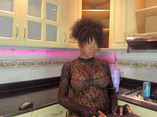 AmiraJones webcam