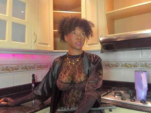 AmiraJones webcam