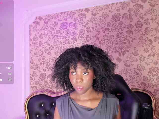 AmiraJones webcam