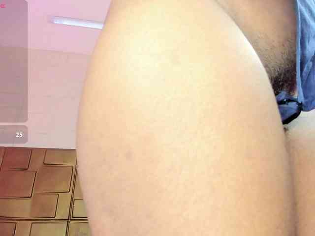 AmiraJones webcam