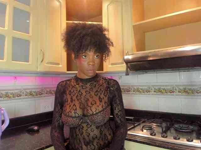 AmiraJones Live Webcam on BongaCams