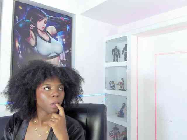 AmiraJones webcam