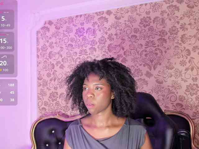 AmiraJones webcam