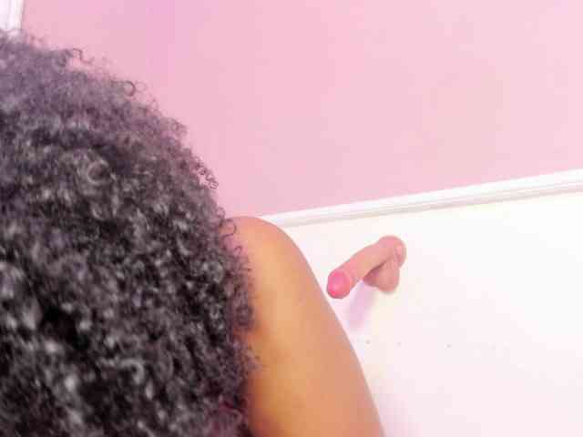 AmiraJones webcam