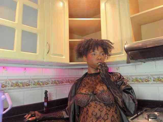 AmiraJones webcam