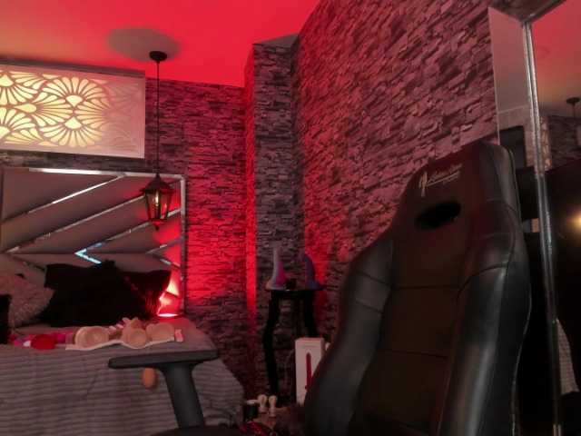 nicollequeen live cam on BongaCams