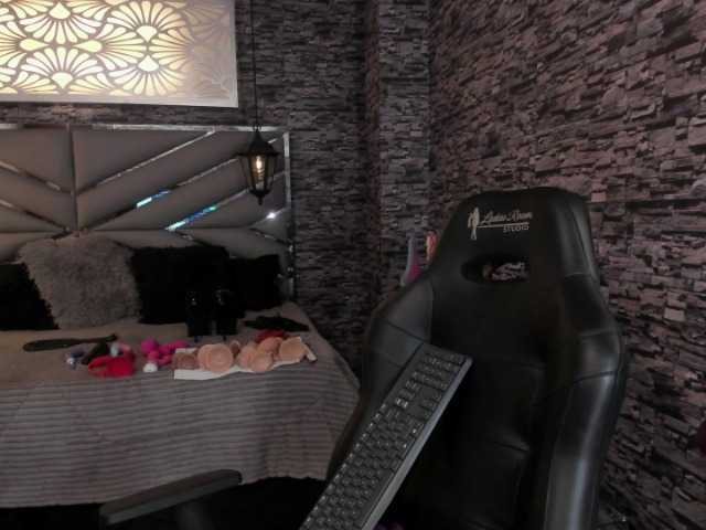 nicollequeen live cam on BongaCams
