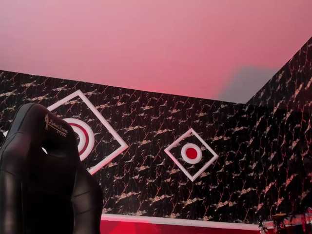 nicollequeen