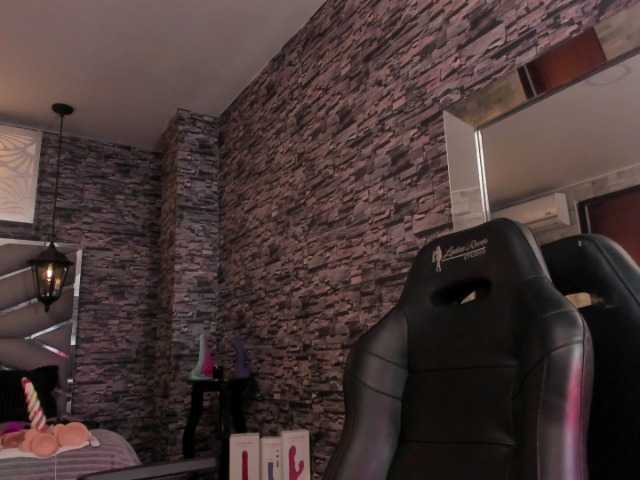 nicollequeen live cam on BongaCams