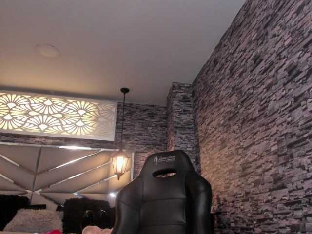 nicollequeen live cam