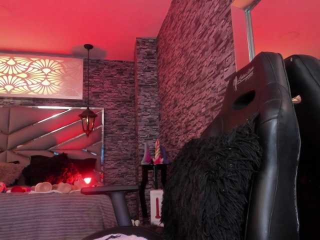 nicollequeen live cam preview