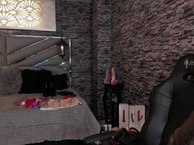 nicollequeen